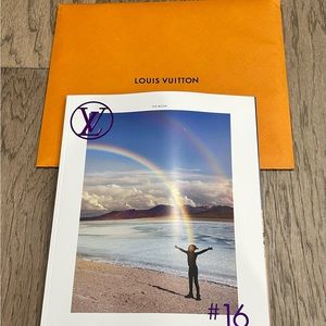 🔥Authentic Louis Vuitton Book #16🔥